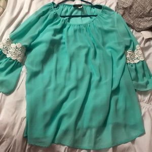 Mint boutique lace top